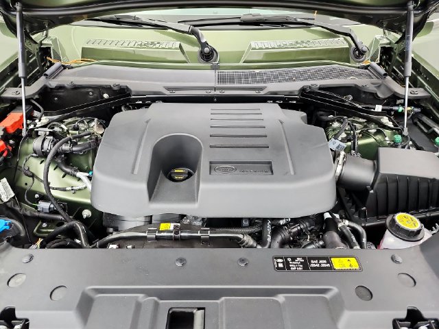New 2026 Land Rover Defender 110 X-Dynamic SE AWD/4WD image 32