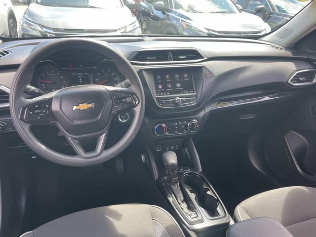 Used 2023 Chevrolet TrailBlazer LT FWD image 17