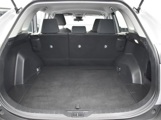 Used 2022 Toyota RAV4 LE FWD image 8