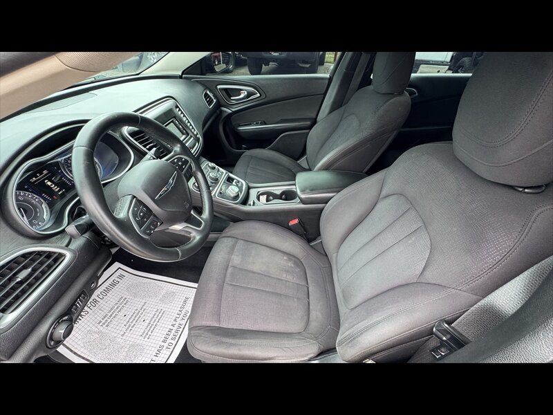 Used 2015 Chrysler 200 Limited w/ Convenience Group FWD image 11