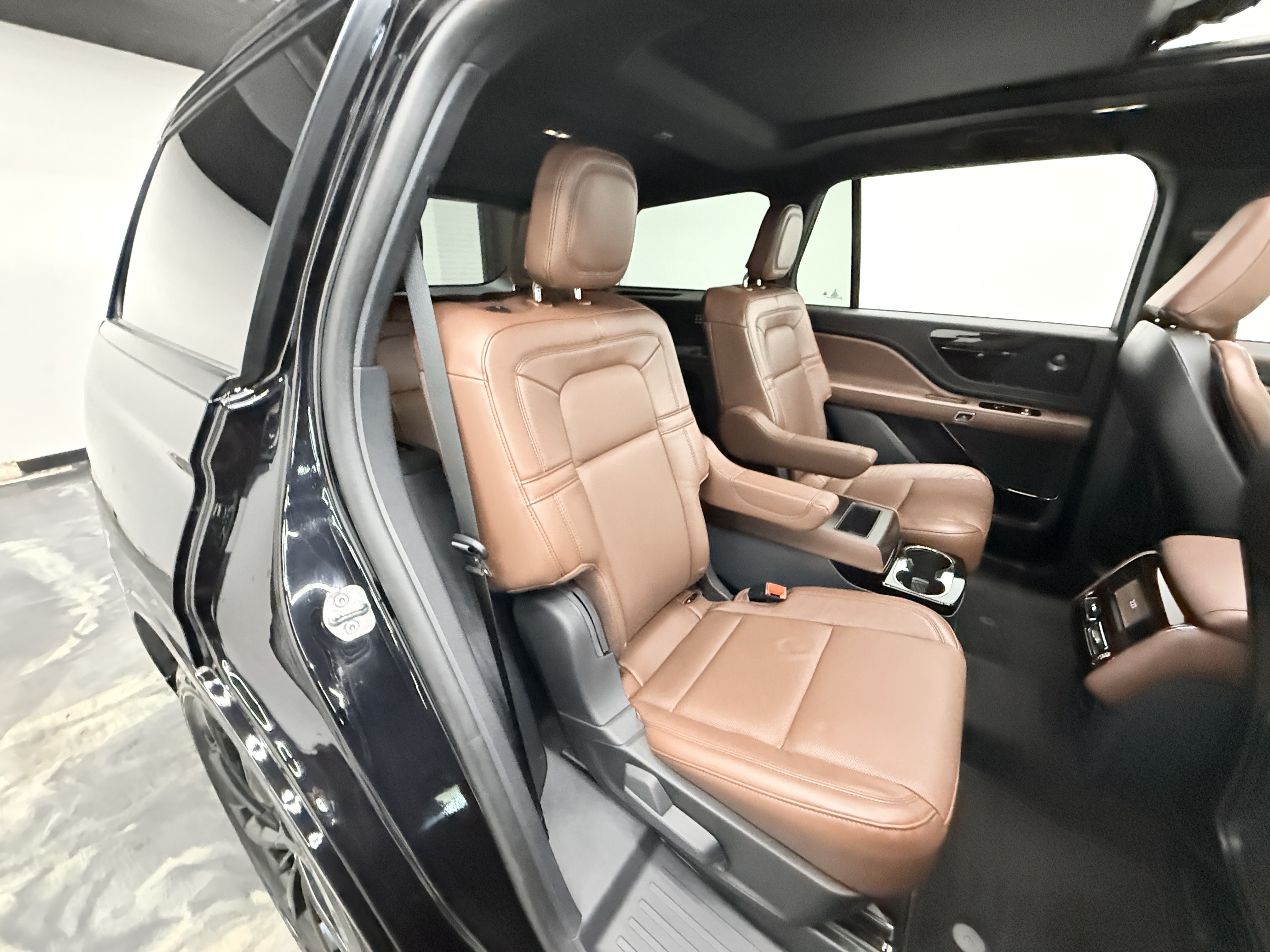 Used 2025 Lincoln Aviator Reserve w/ Jet Appearance Package AWD/4WD image 27