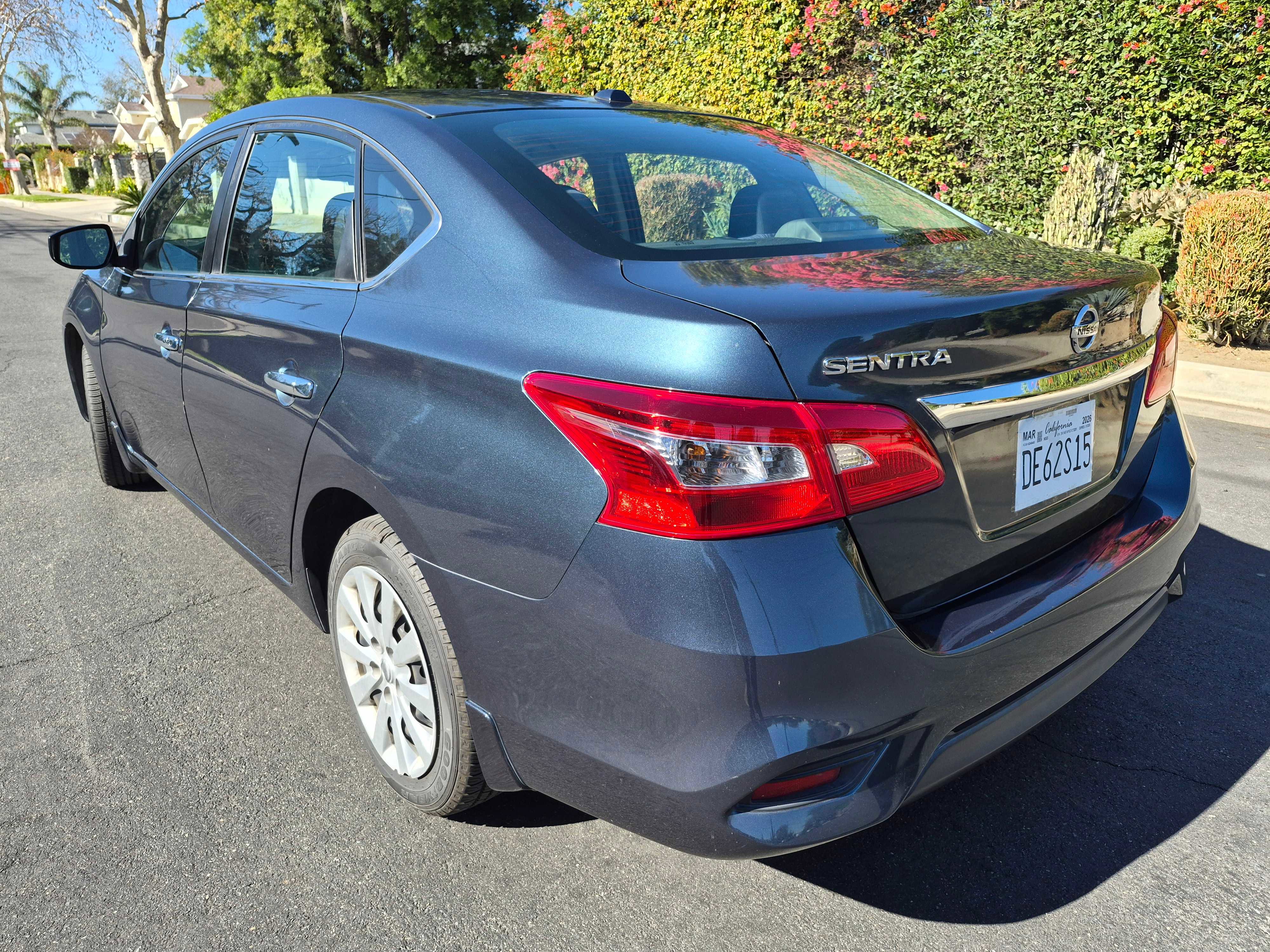 Used 2016 Nissan Sentra SV w/ Driver's Assist Package image 3