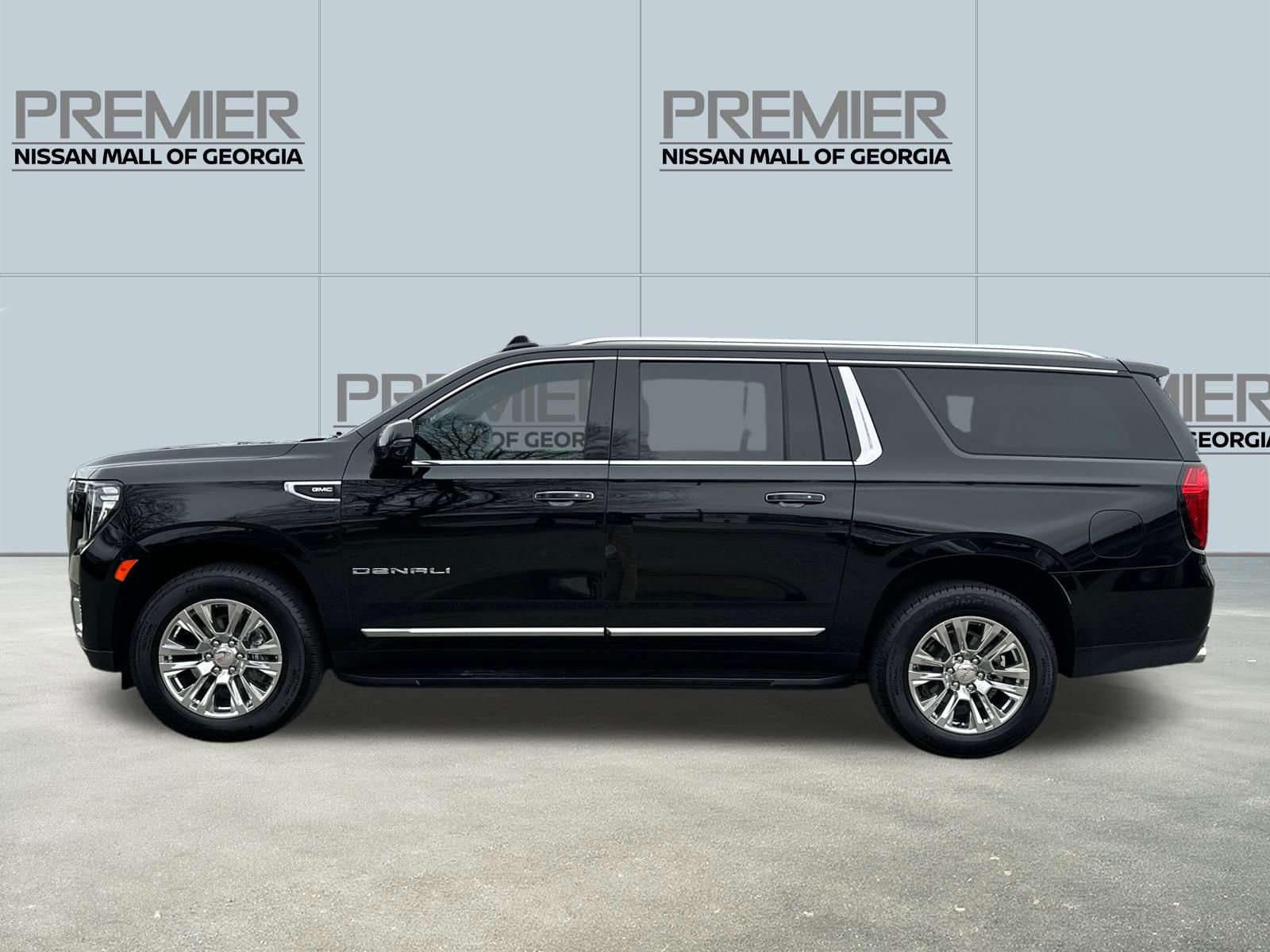 Used 2024 GMC Yukon XL Denali w/ Max Trailering Package image 8