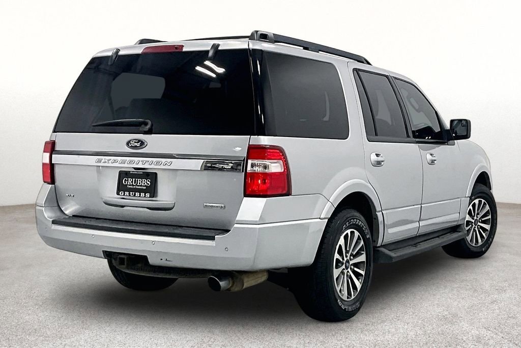 Used 2015 Ford Expedition XLT RWD image 2