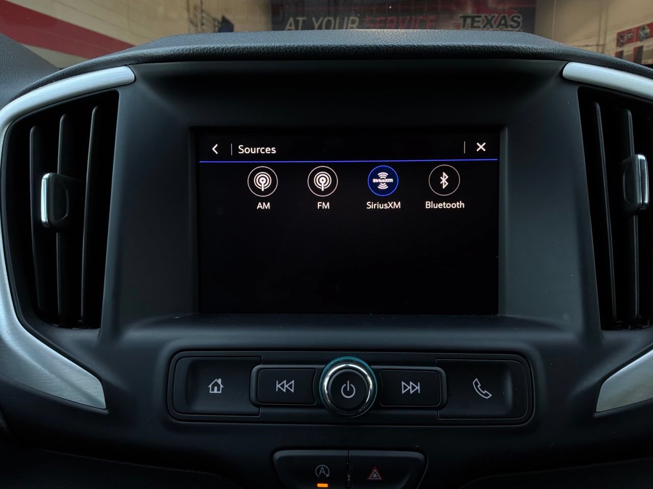 Used 2024 GMC Terrain SLE FWD image 29