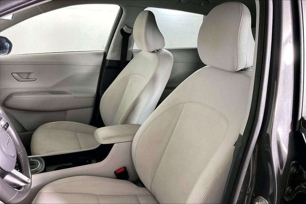 Used 2025 Hyundai Kona SEL FWD image 24