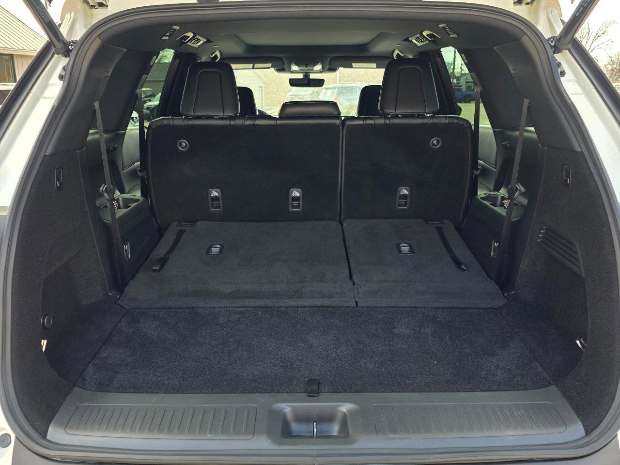 Used 2025 INFINITI QX60 Luxe w/ Black Edition image 19