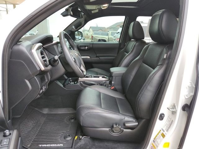 Used 2019 Toyota Tacoma Limited image 19