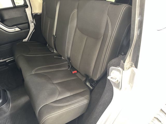Used 2016 Jeep Wrangler Unlimited Sahara w/ Connectivity Group image 23