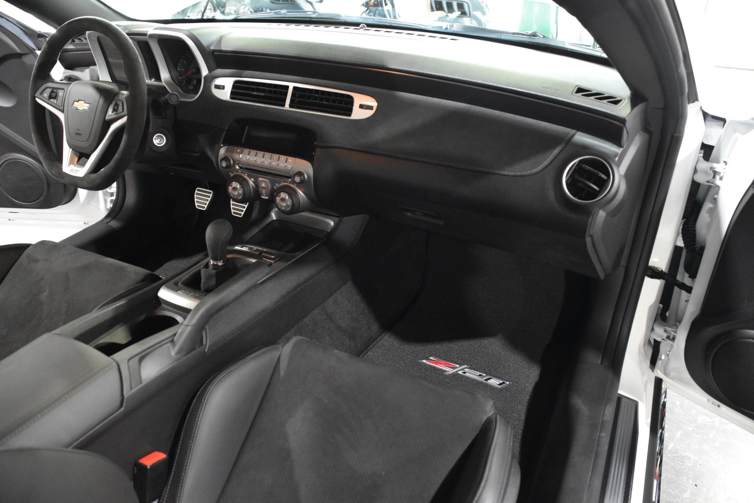 Used 2014 Chevrolet Camaro Z/28 RWD image 36