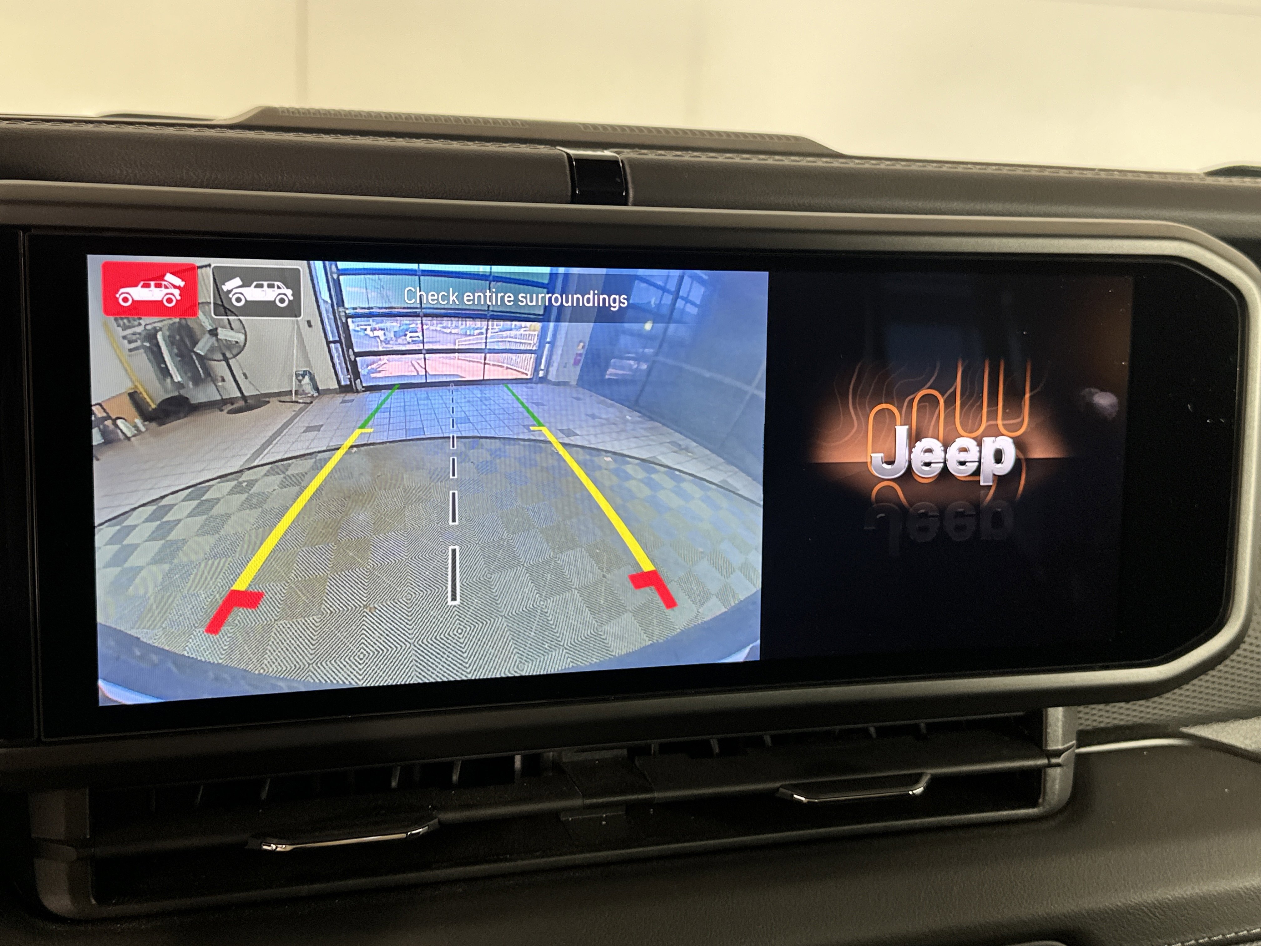 Used 2024 Jeep Wrangler Unlimited Rubicon w/ Technology Group image 22