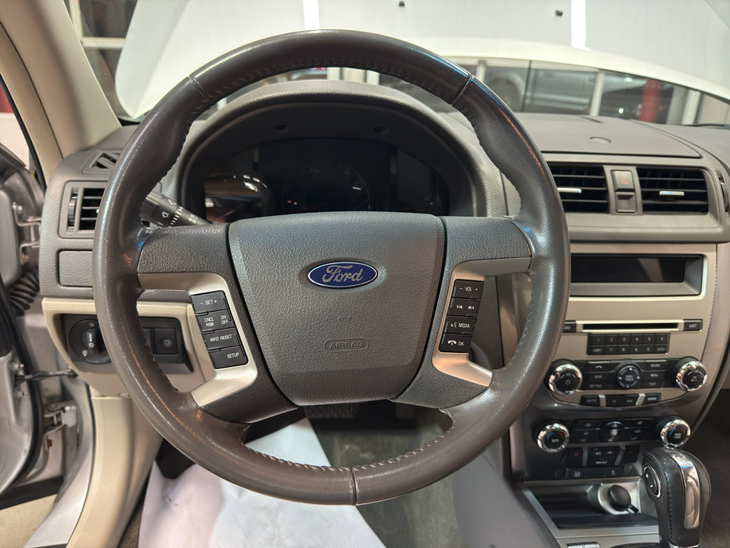 Used 2011 Ford Fusion SEL w/ 302A Rapid Spec Order Code image 16