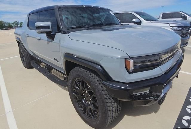 Certified 2025 GMC Hummer EV 3X w/ LPO, Dark Essentials Package AWD/4WD image 3