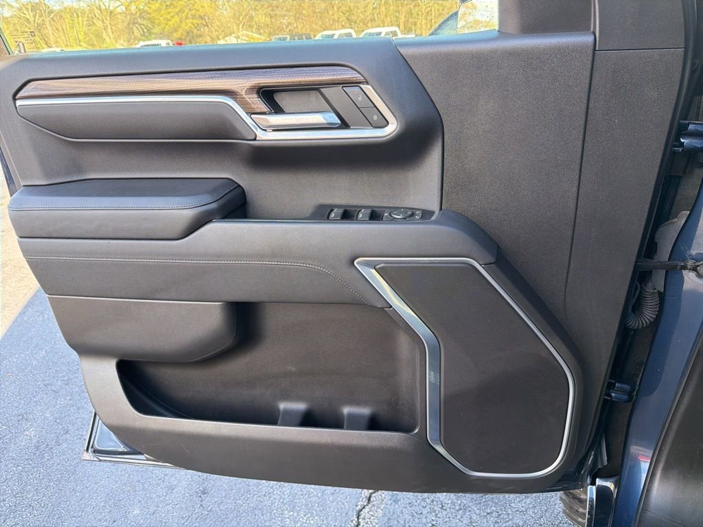 Used 2022 Chevrolet Silverado 1500 LT w/ Z71 Off-Road Package image 15