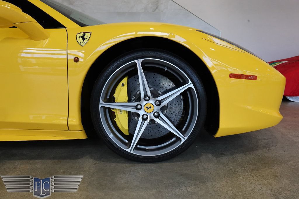 Used 2015 Ferrari 458 Spider RWD image 42