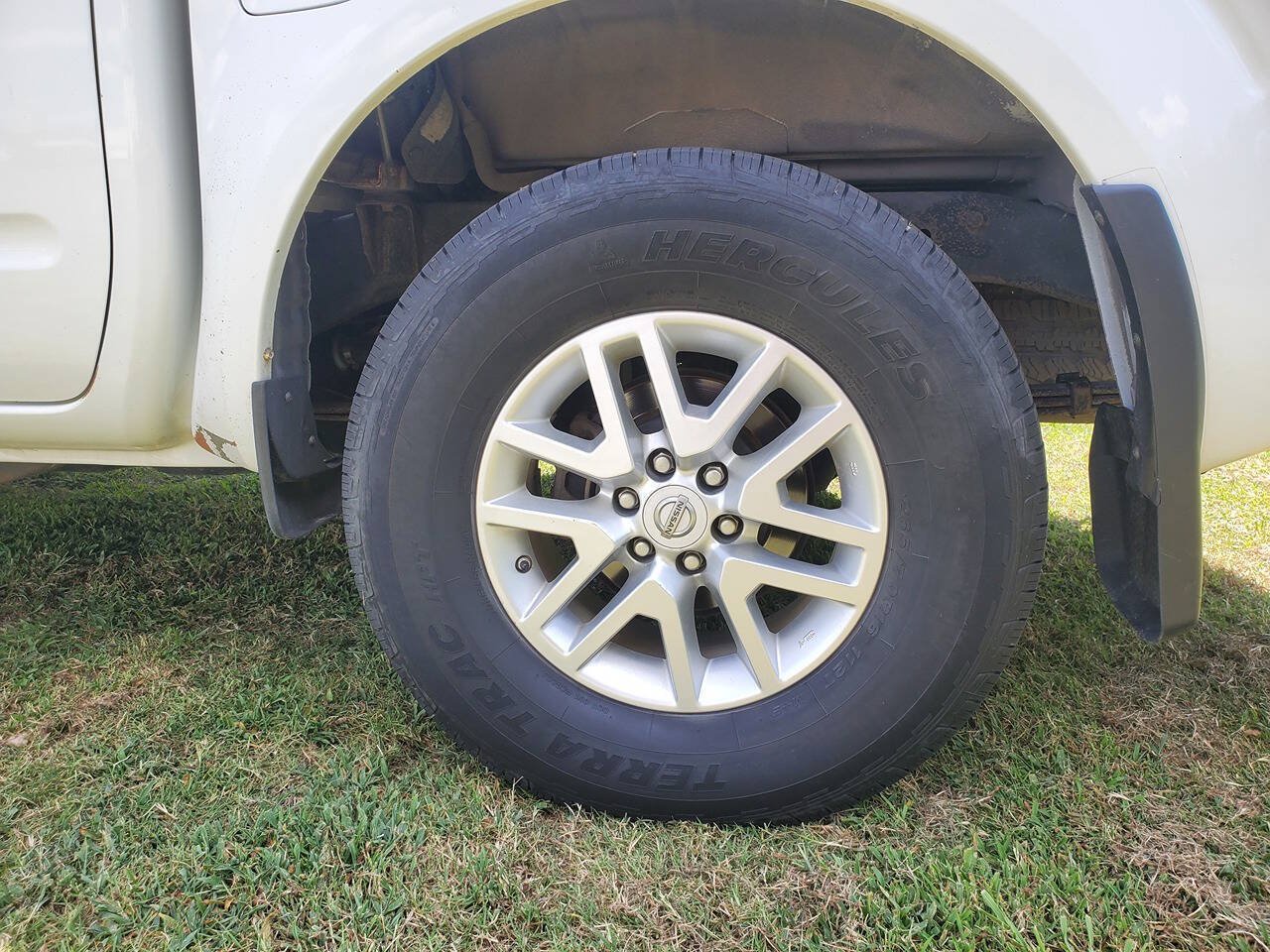 Used 2016 Nissan Frontier SV AWD/4WD image 8