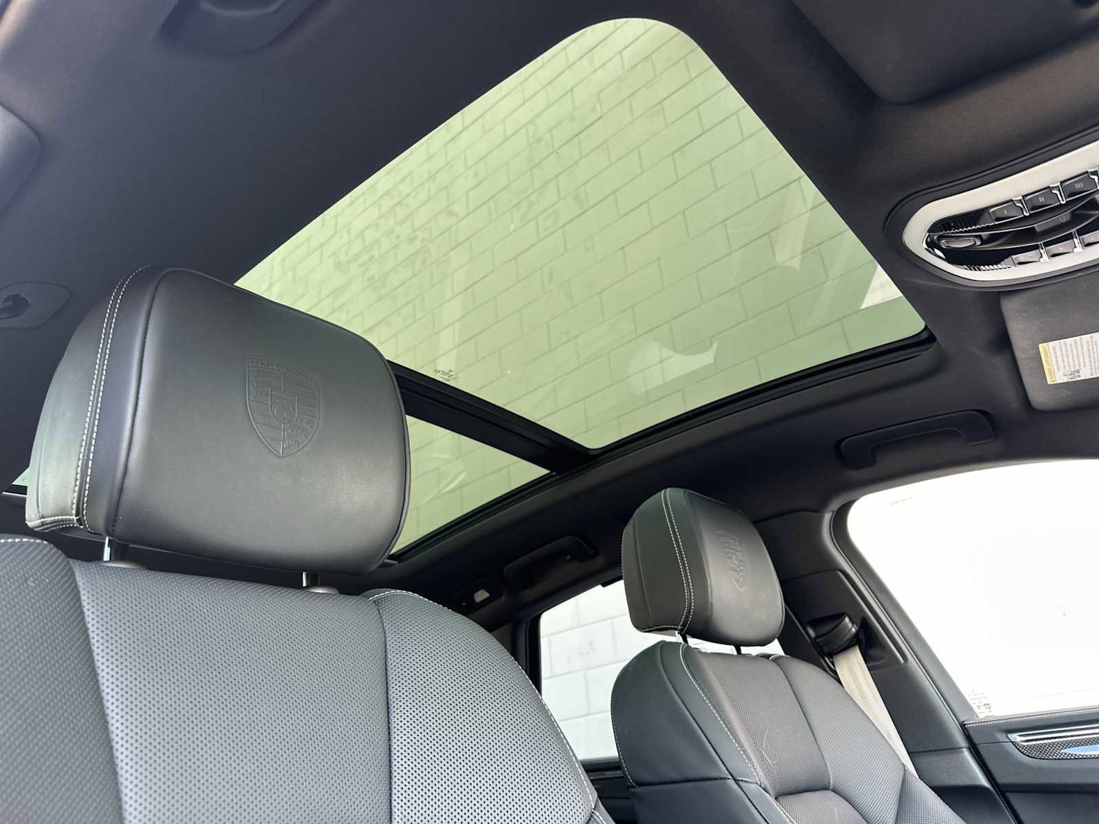 Used 2025 Porsche Macan GTS image 18