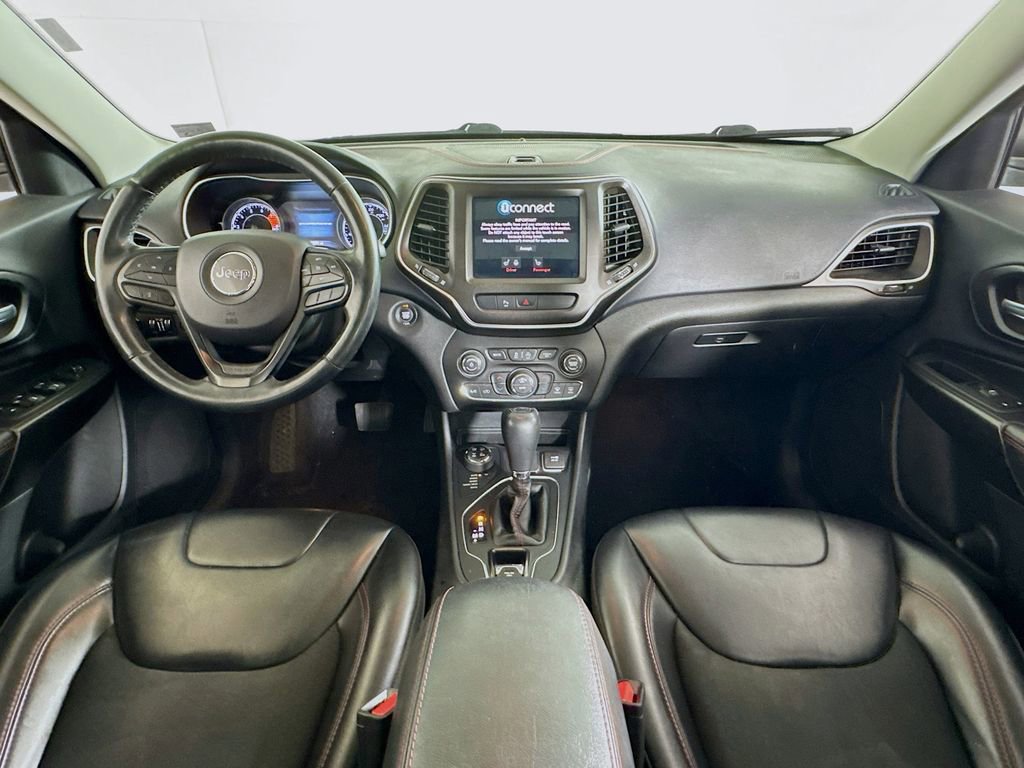 Used 2019 Jeep Cherokee Trailhawk w/ Comfort/Convenience Group AWD/4WD image 29