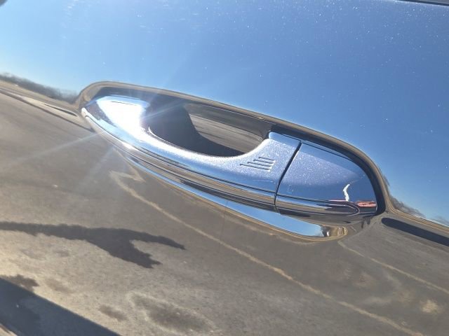 Used 2024 Ford Edge SE w/ Black Appearance Package image 24