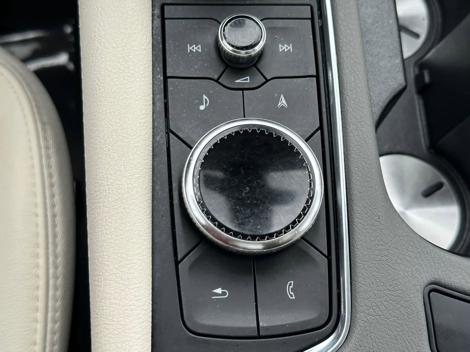 Used 2023 Cadillac XT6 Premium Luxury w/ Technology Package AWD/4WD image 27