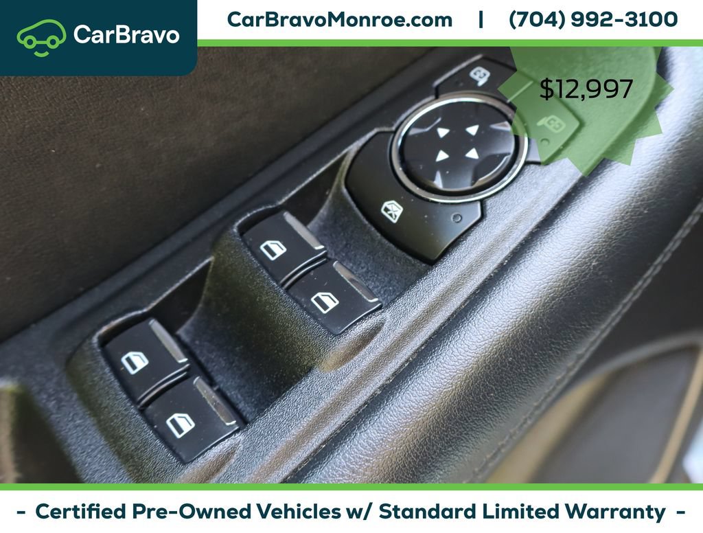 Used 2020 Ford Edge SE w/ Cargo Accessory Package FWD image 15