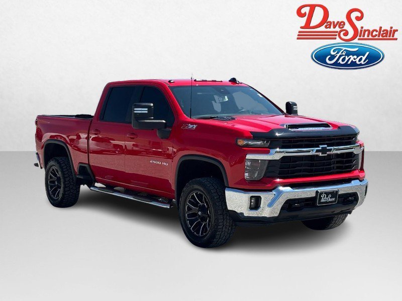 Used 2024 Chevrolet Silverado 2500 LT AWD/4WD image 4