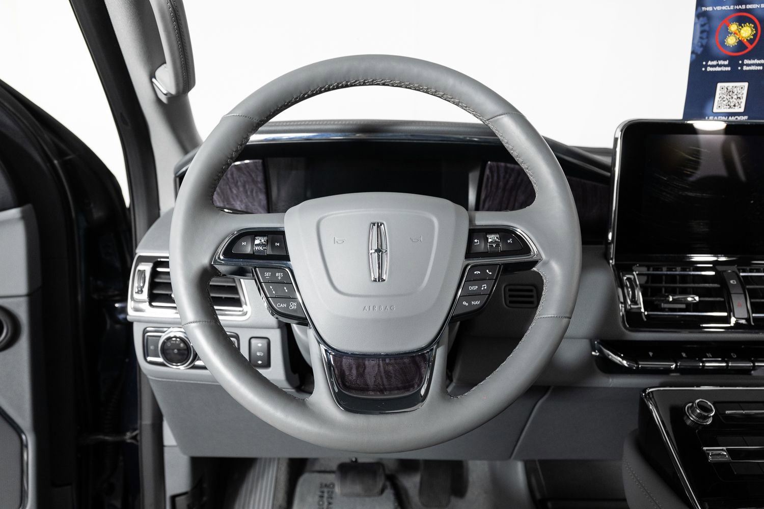 Used 2021 Lincoln Navigator Reserve w/ Cargo Convenience Package image 33