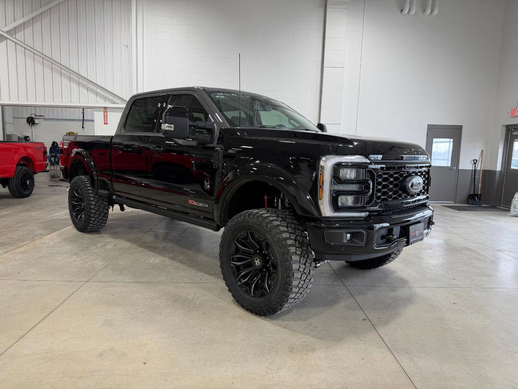New 2026 Ford F250 Lariat w/ Black Appearance Package image 4