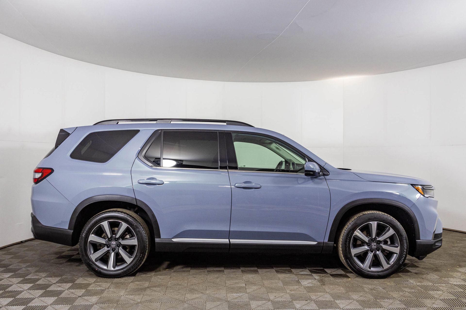 Used 2025 Honda Pilot Touring image 16