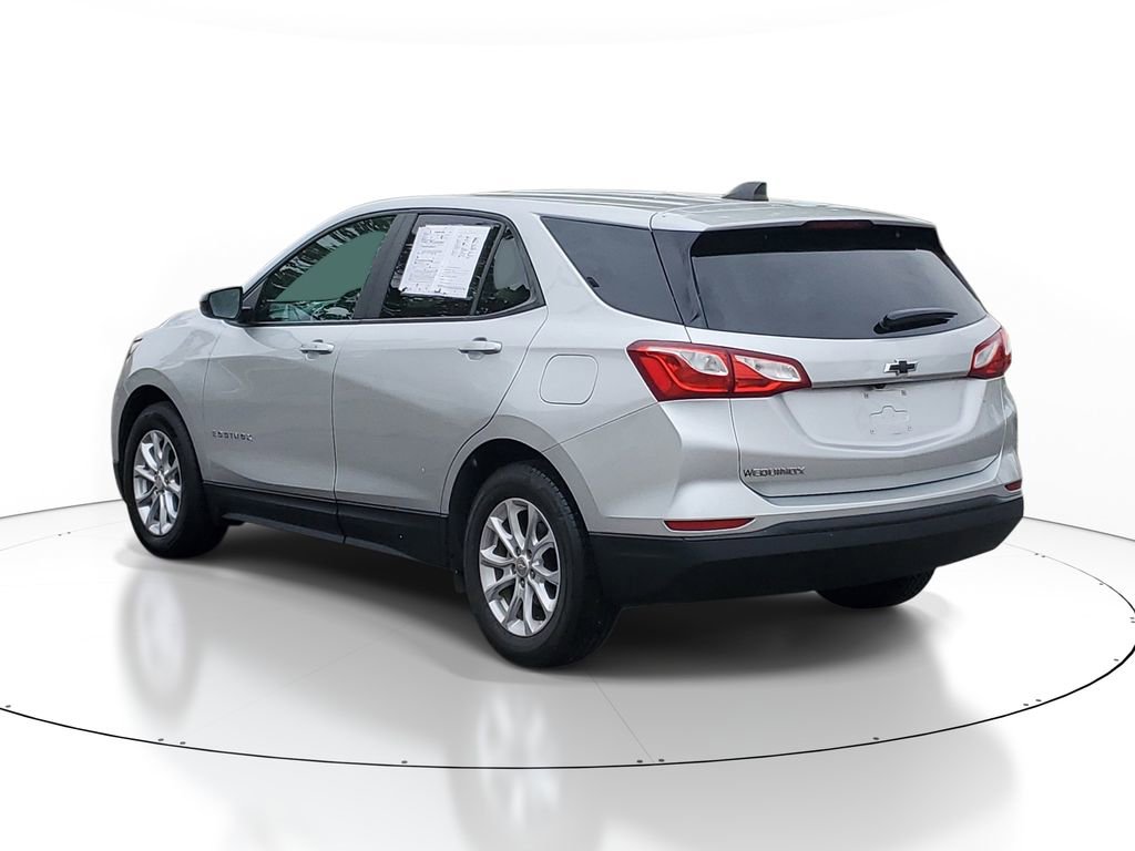Used 2020 Chevrolet Equinox LS w/ LS Convenience Package FWD image 3