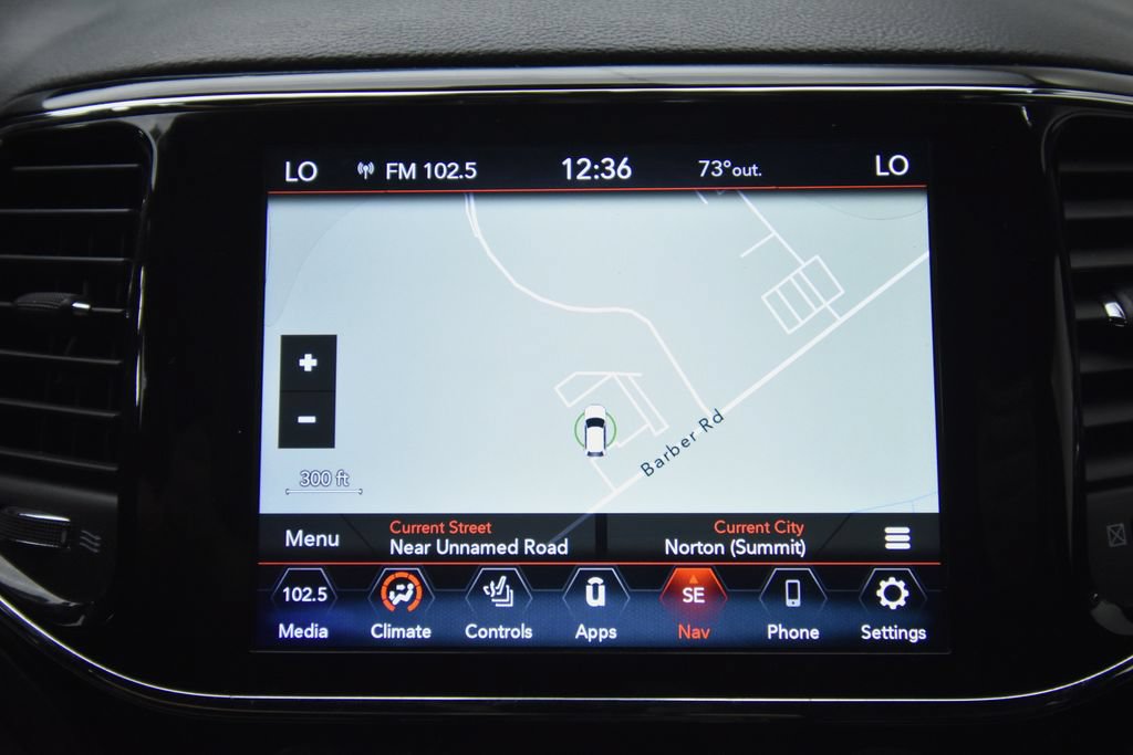 Used 2021 Jeep Grand Cherokee Laredo X AWD/4WD image 16