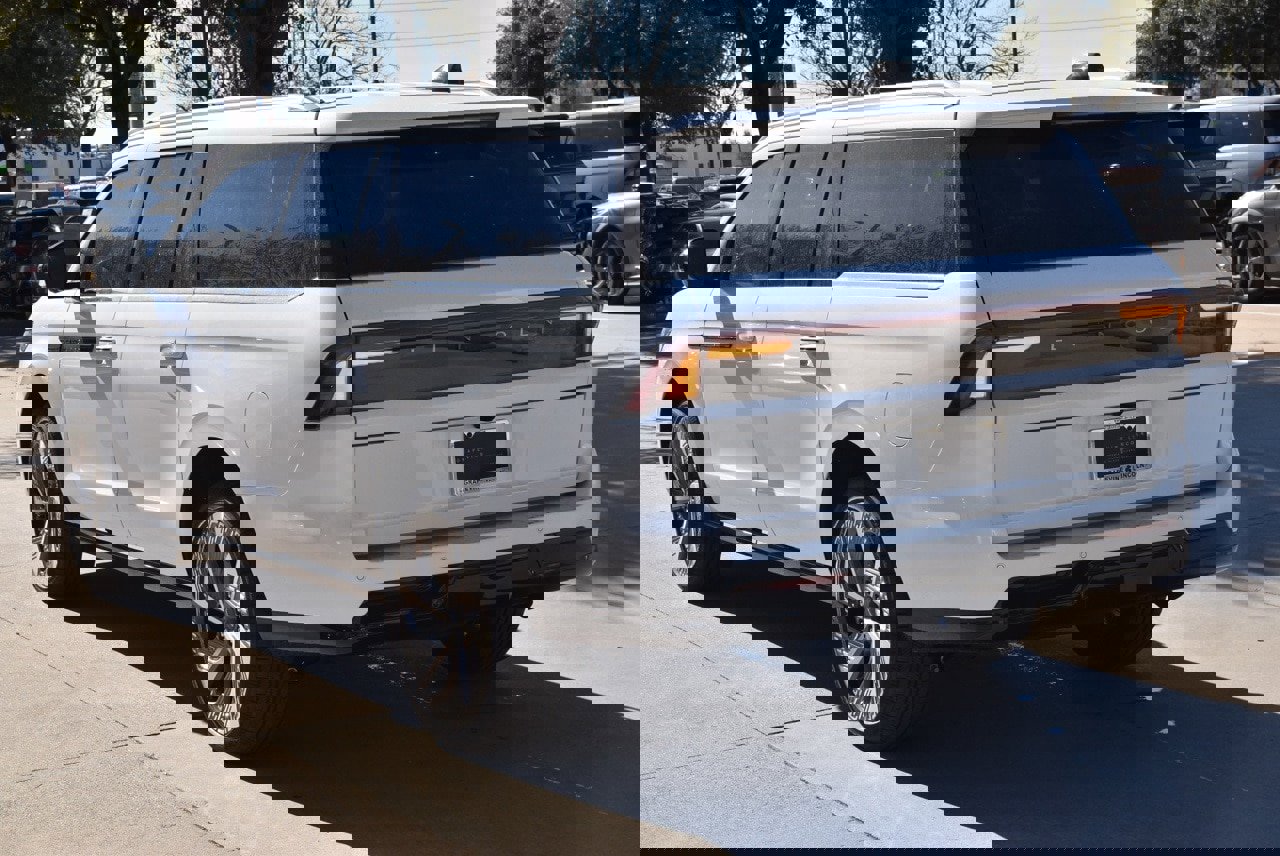 New 2026 Lincoln Navigator L Black Label image 9