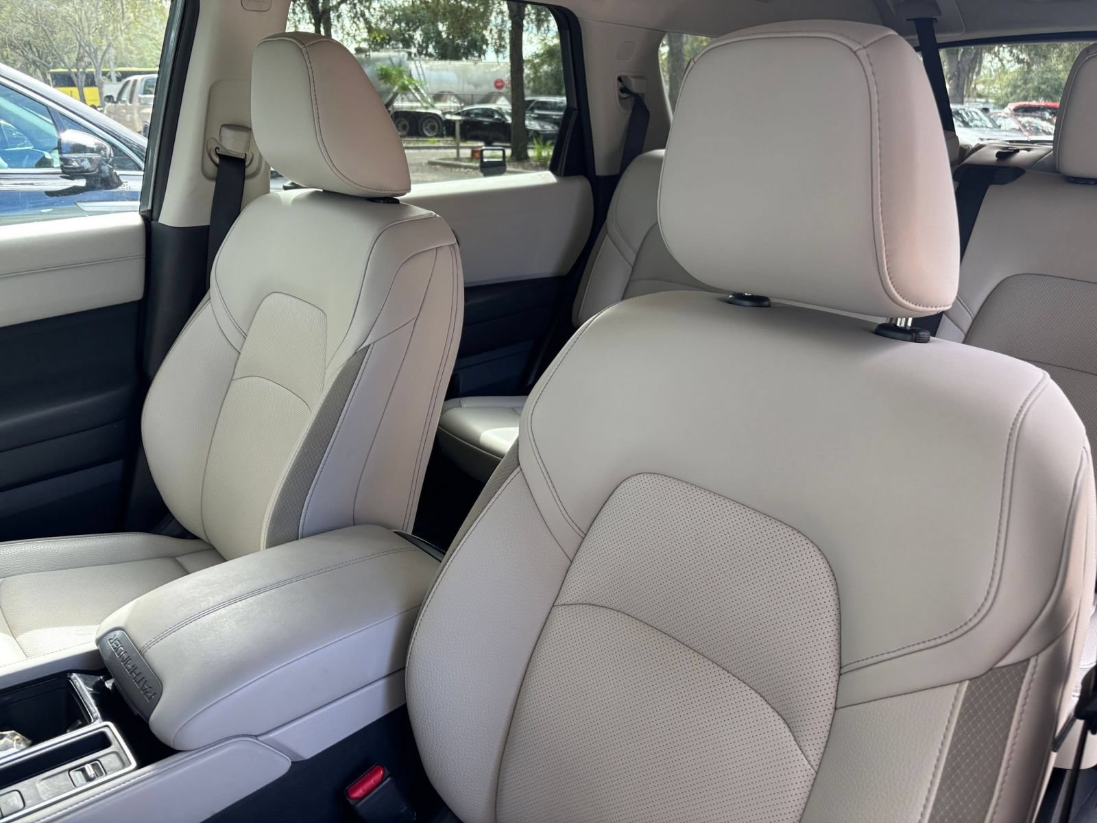 Used 2026 Nissan Pathfinder SL FWD image 38