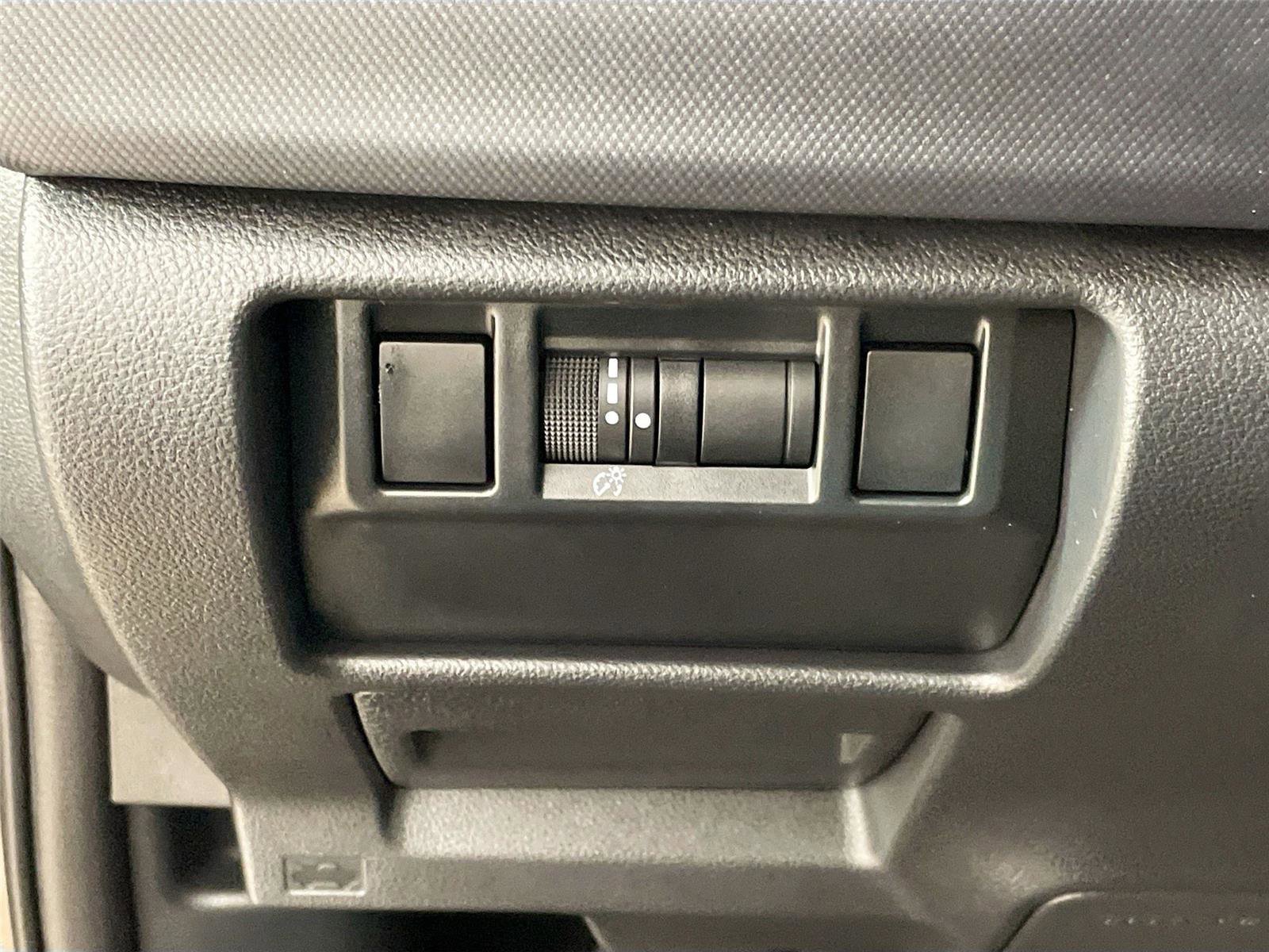 Used 2025 Subaru Forester Premium image 14