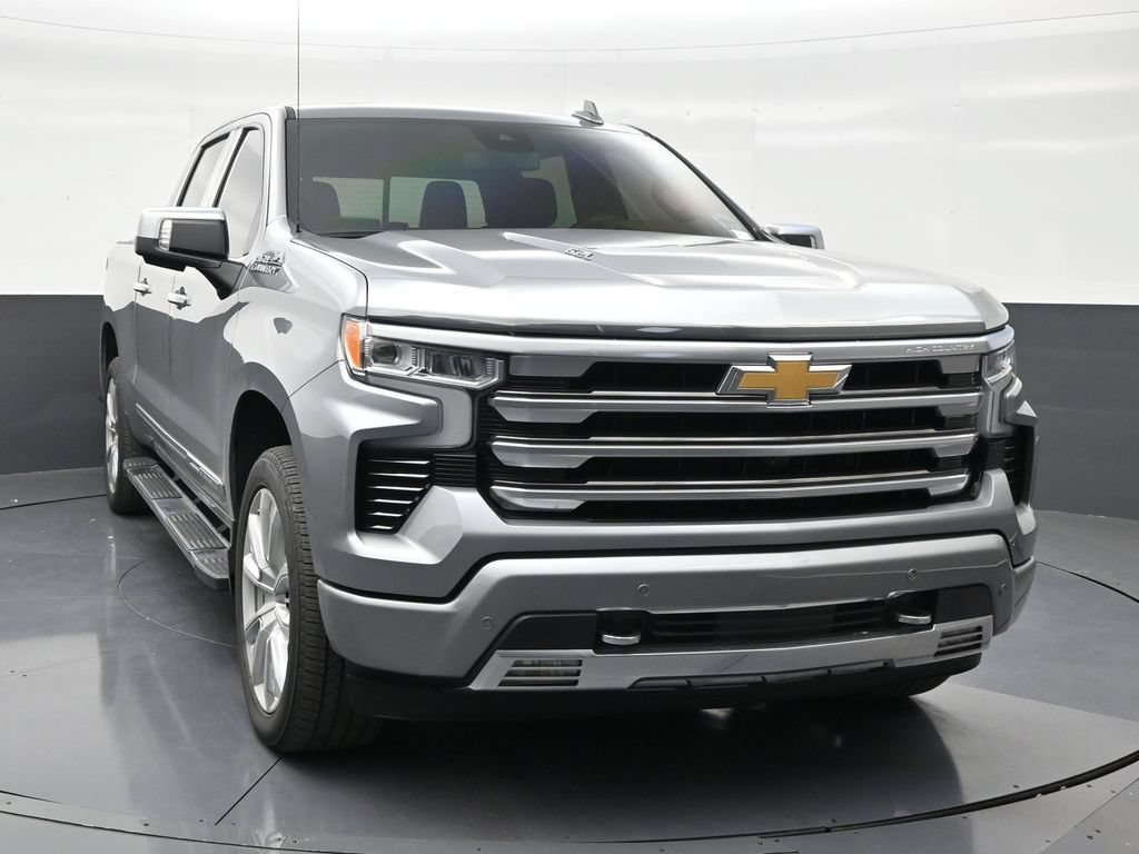 Used 2024 Chevrolet Silverado 1500 High Country w/ High Country Premium Package AWD/4WD image 7