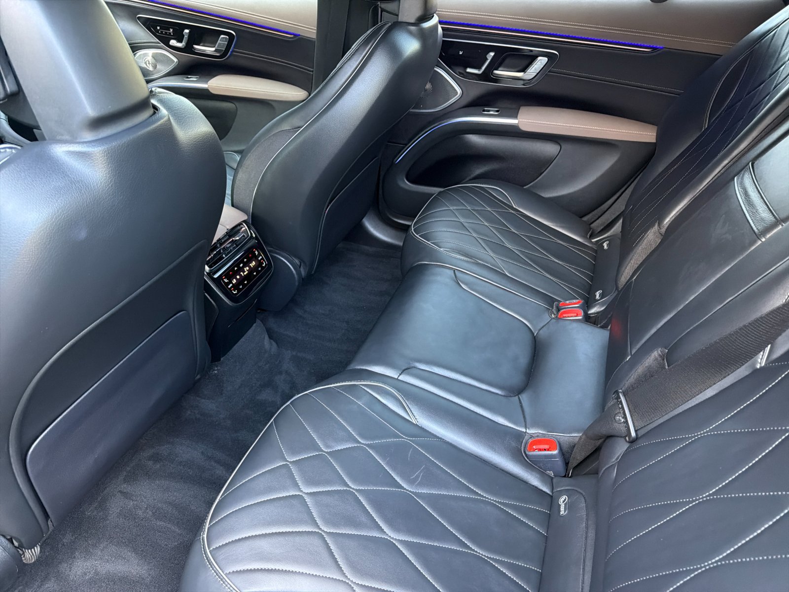 Used 2023 Mercedes-Benz EQS 580 4MATIC SUV image 11