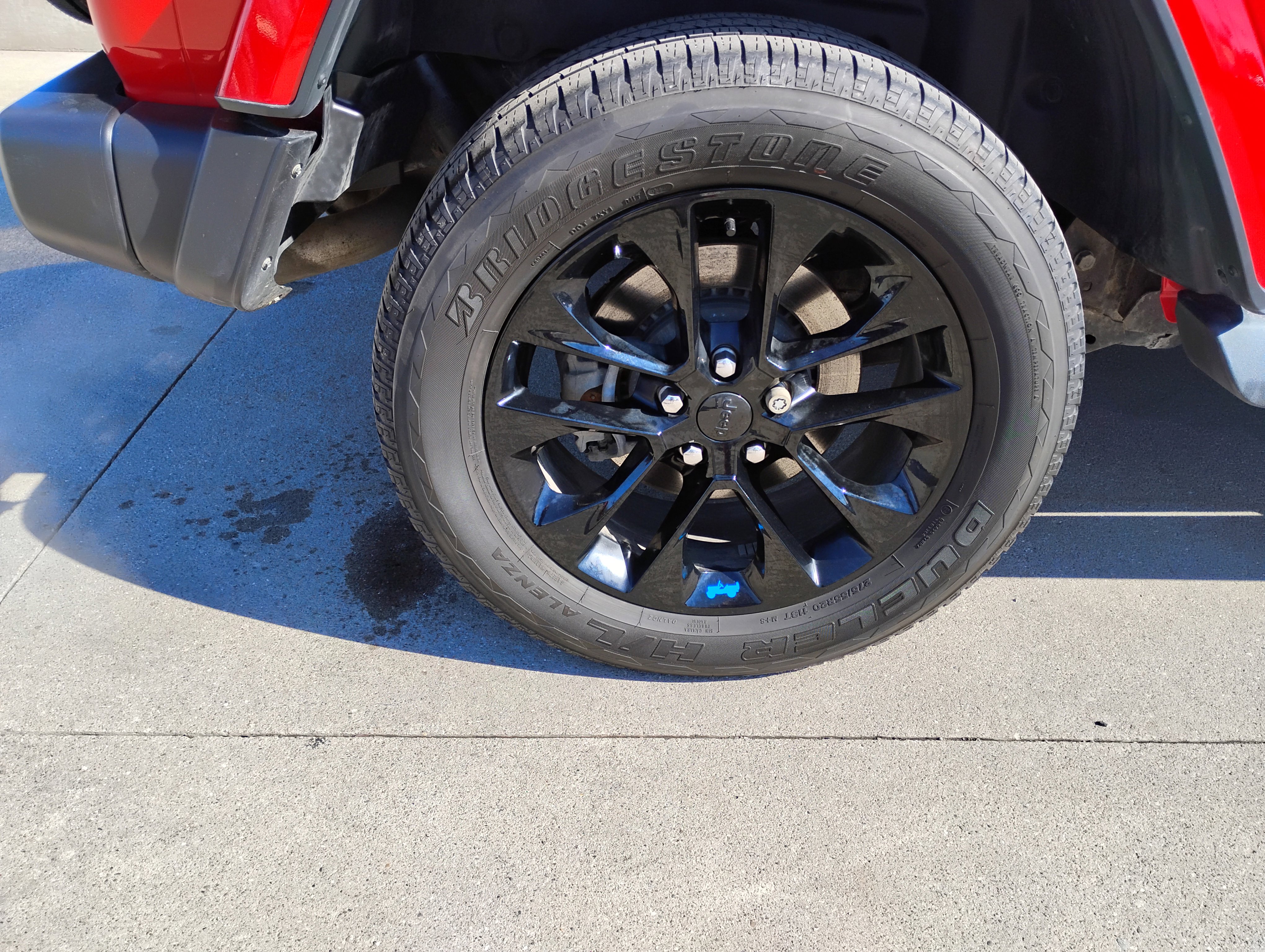 Used 2022 Jeep Wrangler Unlimited Sahara w/ Cold Weather Group image 26