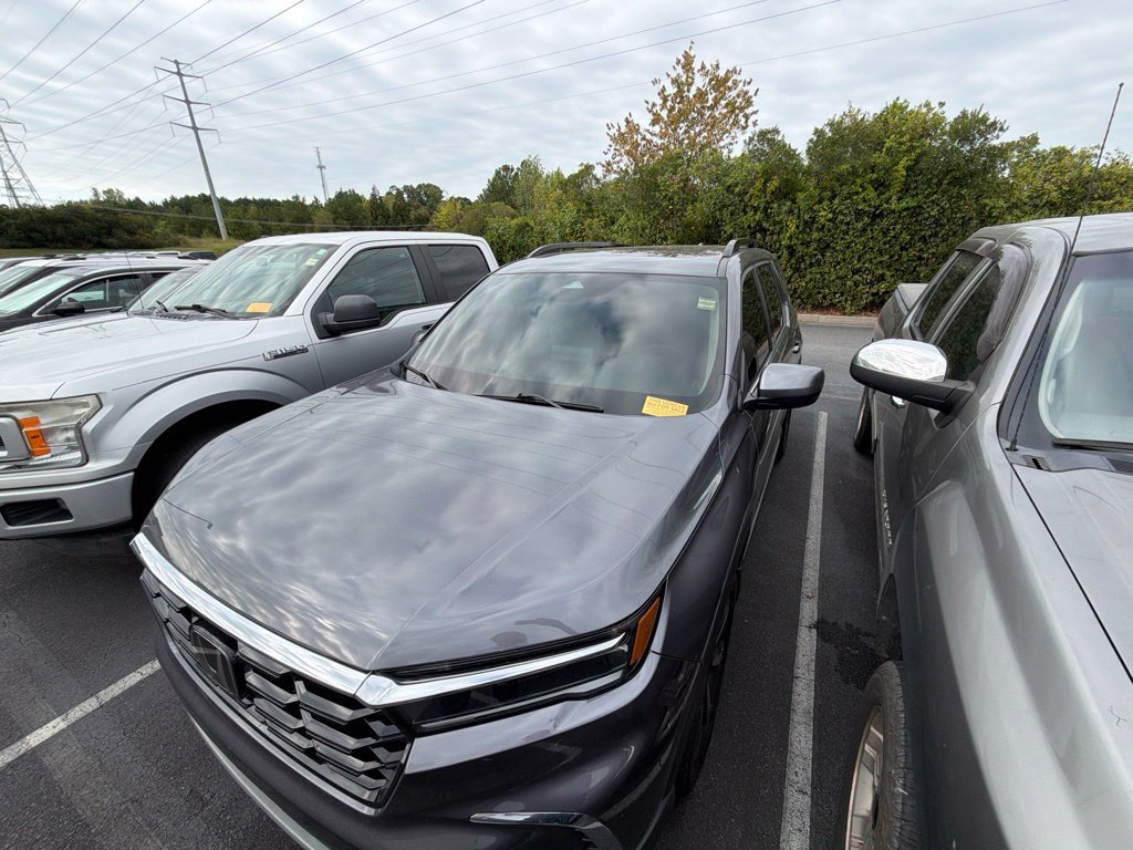 Used 2025 Honda Pilot Touring image 19