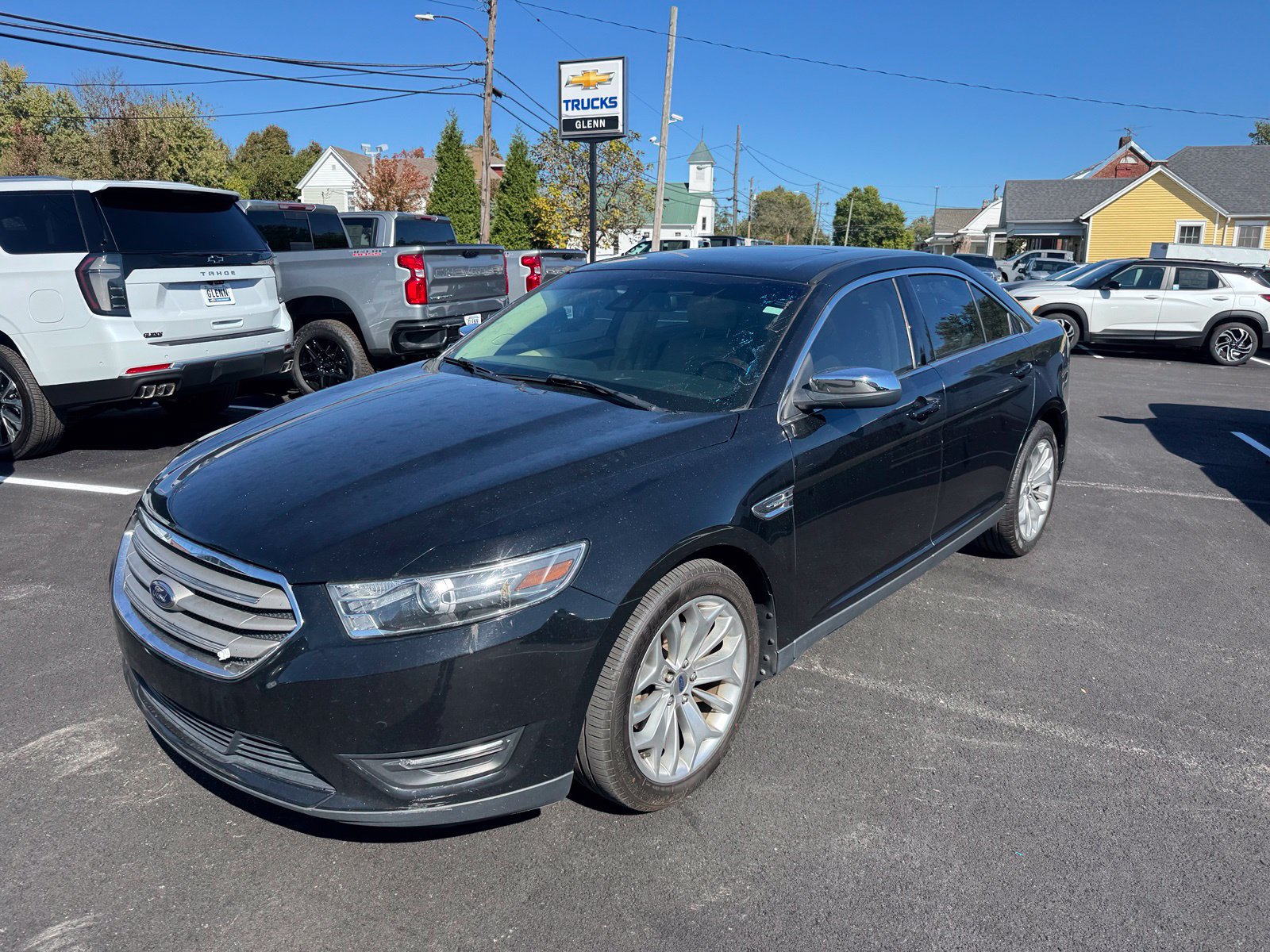 Used 2017 Ford Taurus Limited FWD image 2