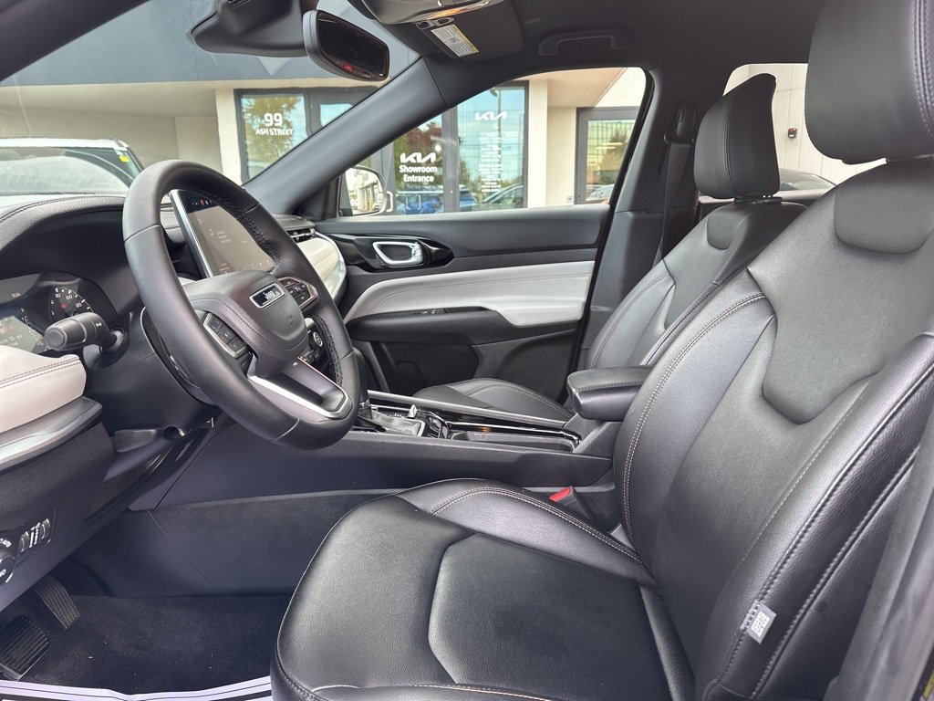 Used 2024 Jeep Compass Limited image 28