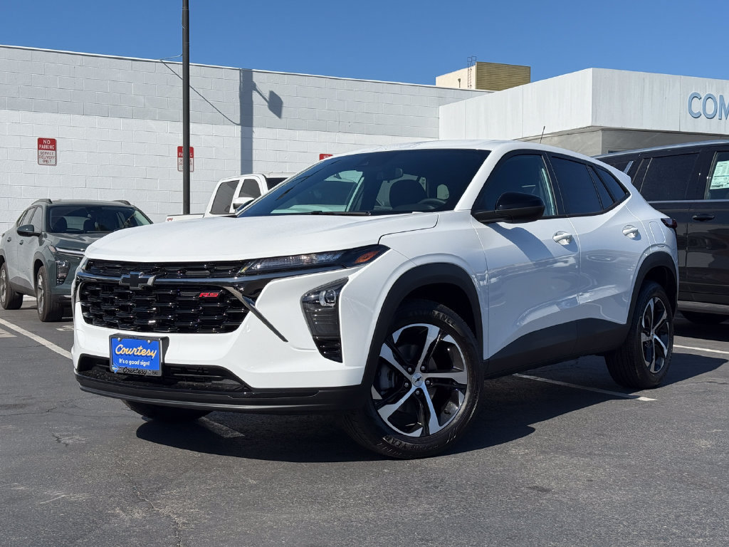 New 2026 Chevrolet Trax RS w/ Driver Confidence Package FWD image 2