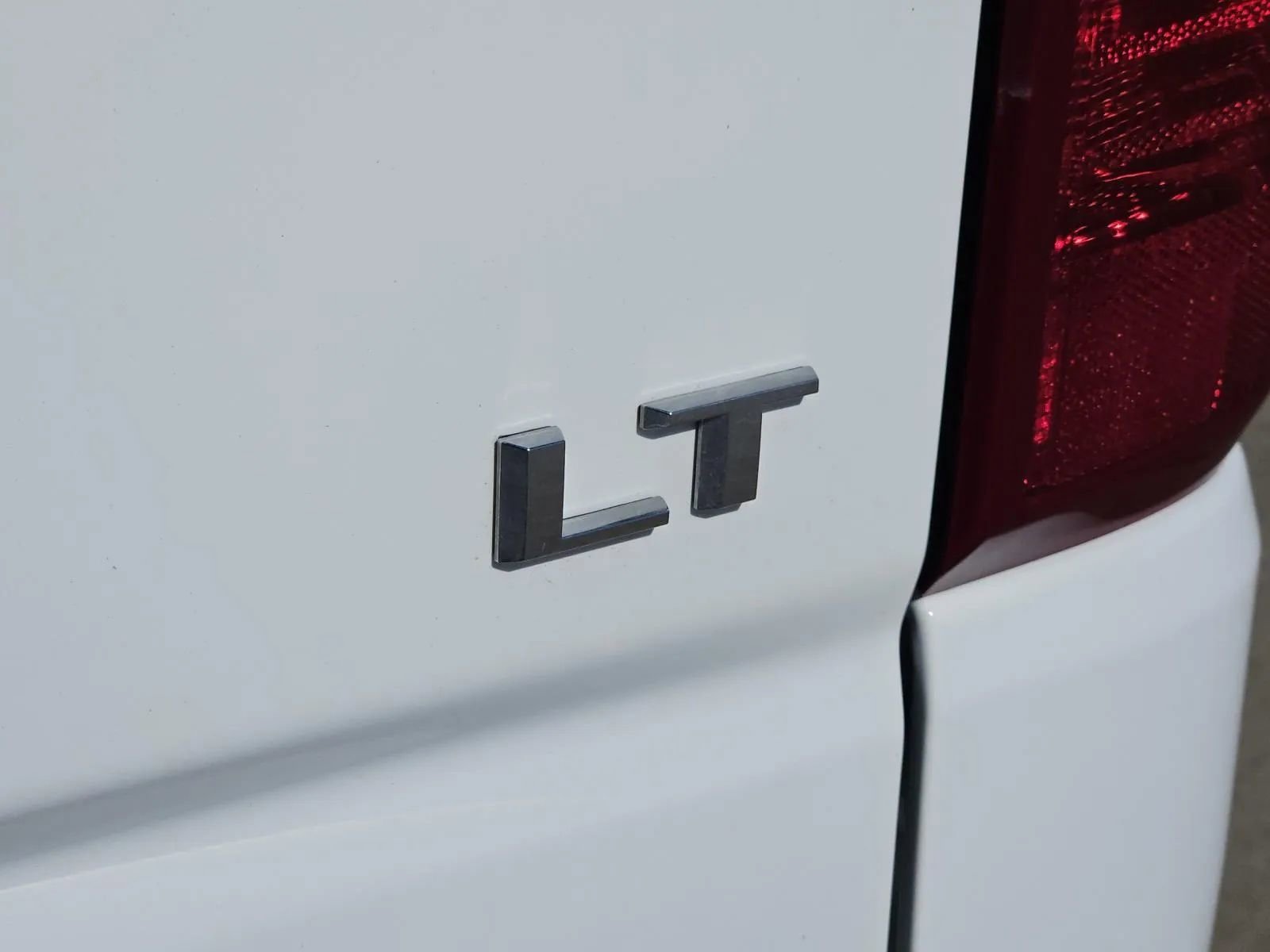 Used 2025 Chevrolet Silverado 1500 LT image 9