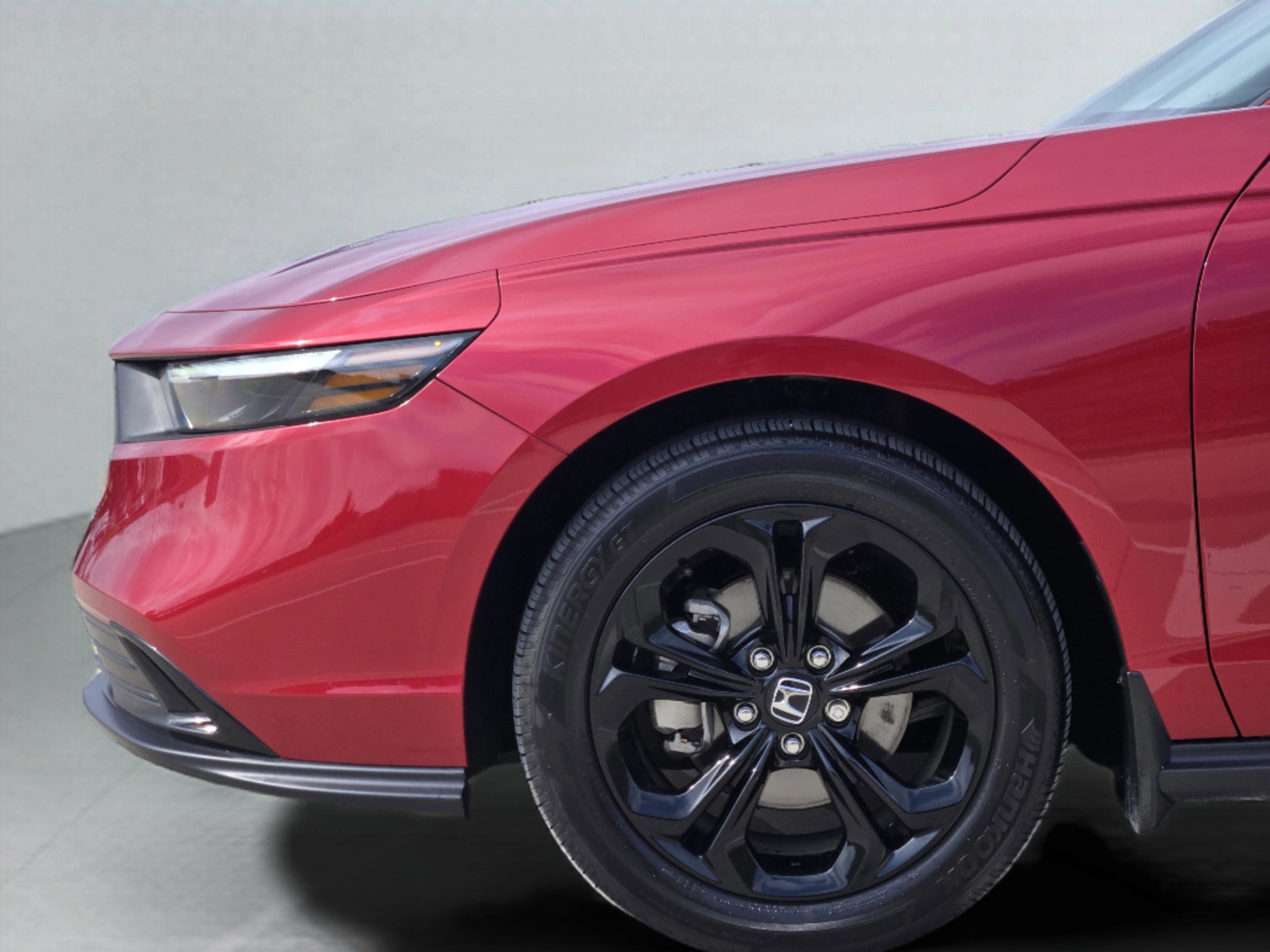 Certified 2025 Honda Accord SE image 28