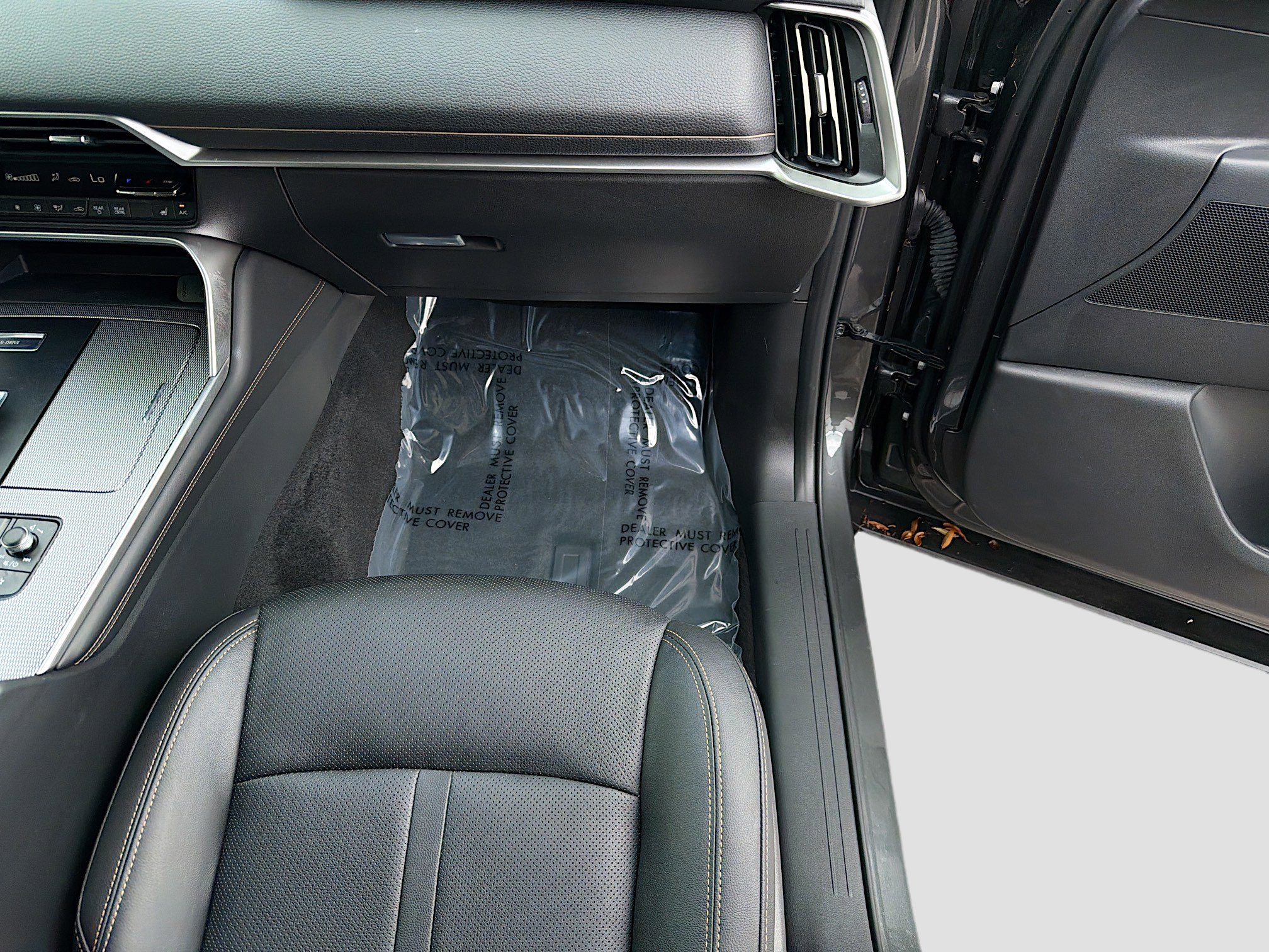 Used 2024 MAZDA CX-90 3.3 Turbo w/ Preferred Plus AWD/4WD image 17