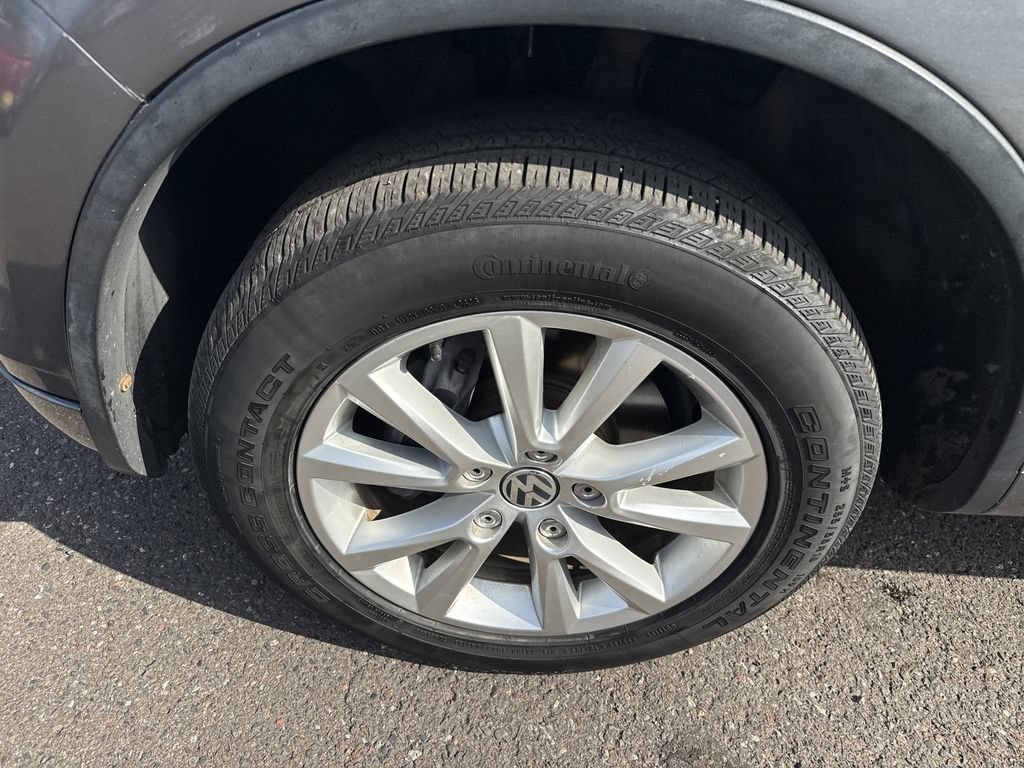 Used 2014 Volkswagen Touareg Sport AWD/4WD image 10