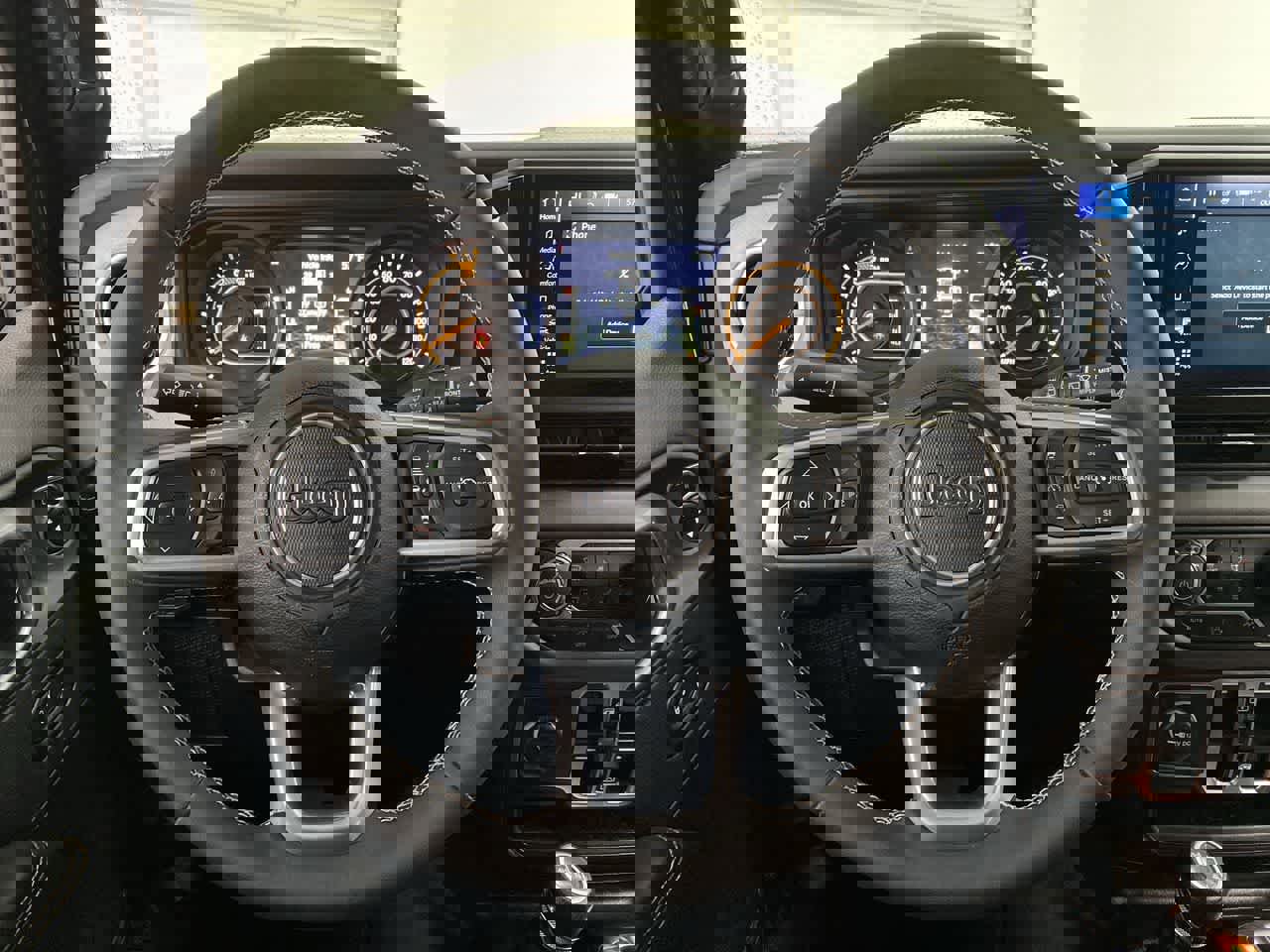 Used 2025 Jeep Wrangler Sahara image 19