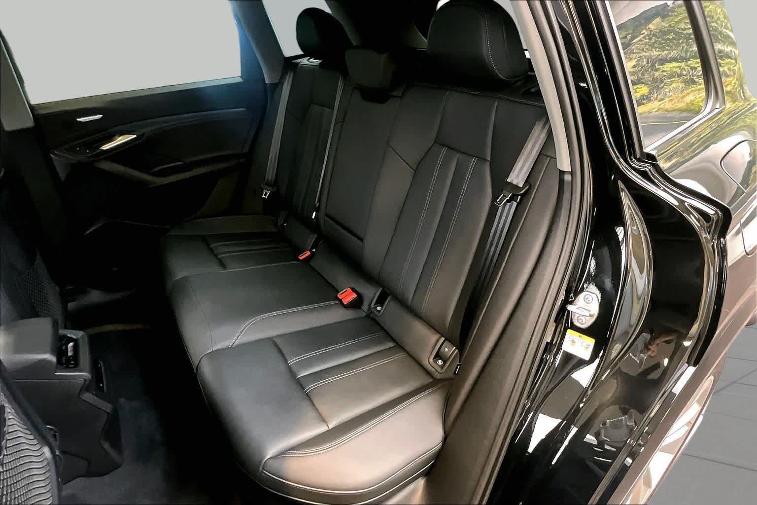 Used 2025 Audi Q6 e-tron Premium Plus w/ Premium Plus RWD image 19