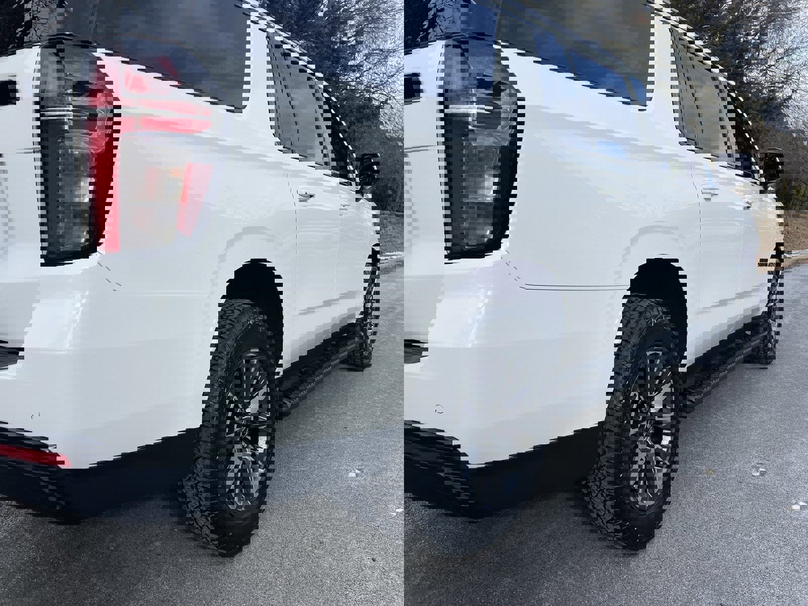 Used 2023 Chevrolet Suburban Z71 w/ Luxury Package image 52