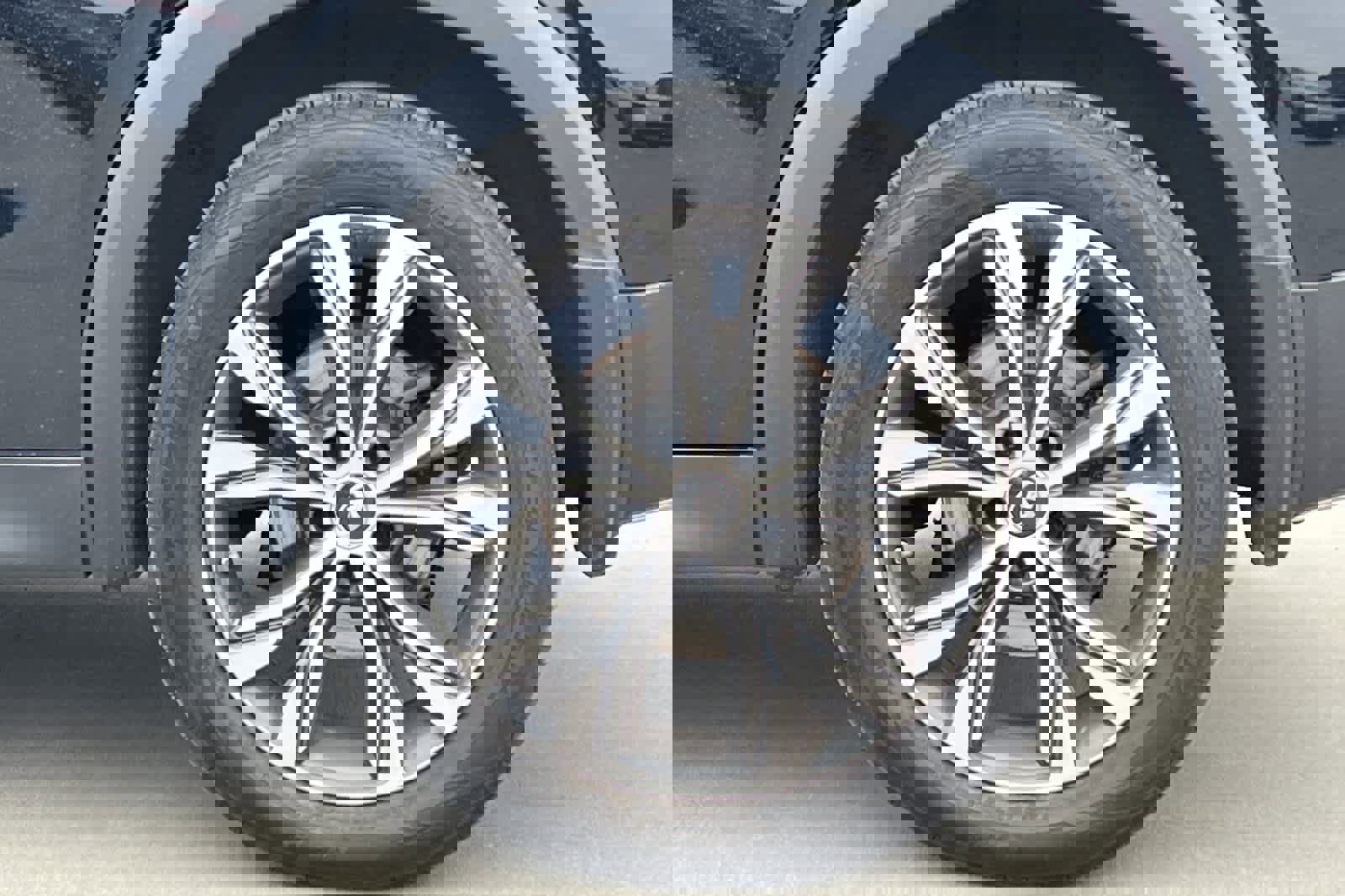 Used 2017 INFINITI QX30 Premium w/ Navigation Package image 26