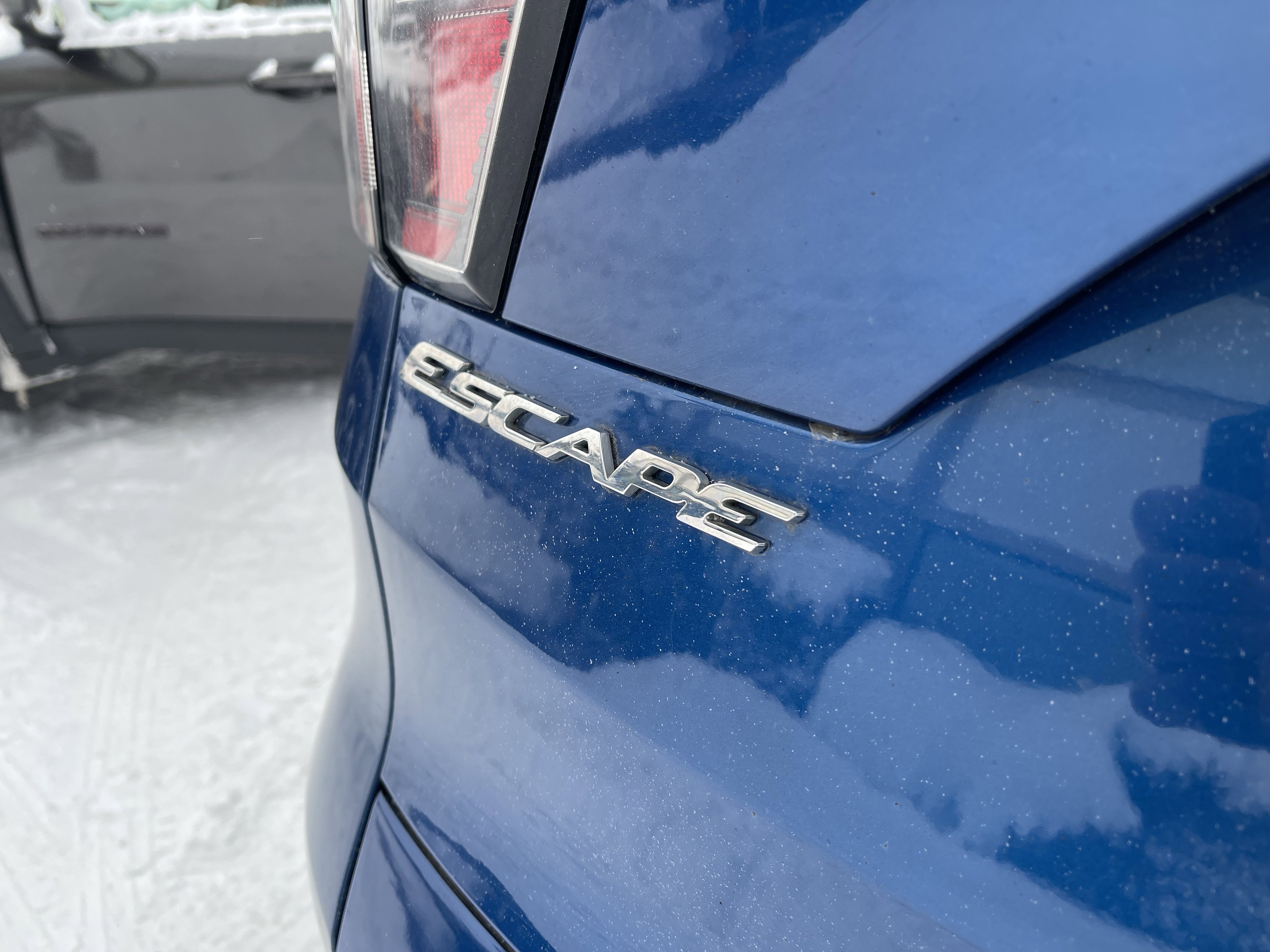 Used 2018 Ford Escape SE image 25